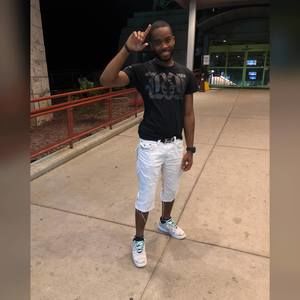 Meet your Posher, Devonne